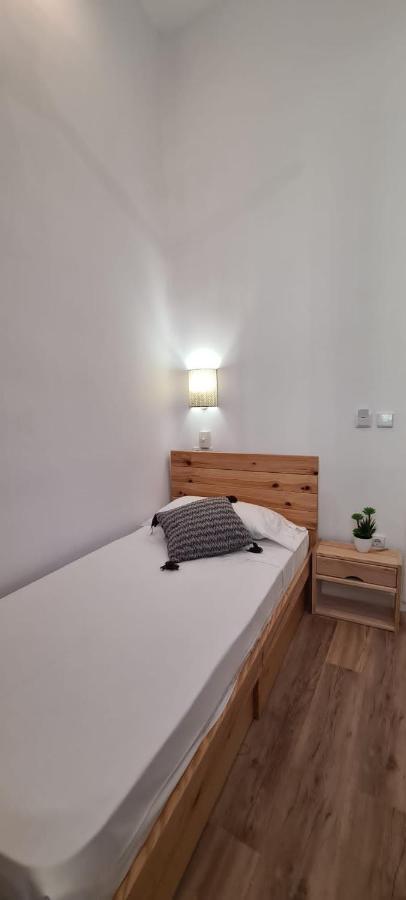 Hostal Andrea Sol Madrid Luaran gambar