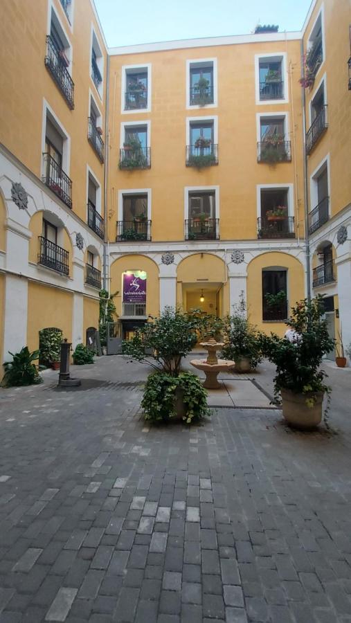 Hostal Andrea Sol Madrid Luaran gambar