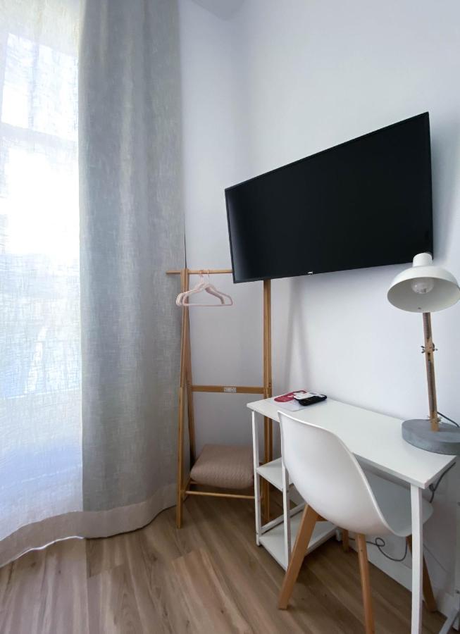 Hostal Andrea Sol Madrid Luaran gambar