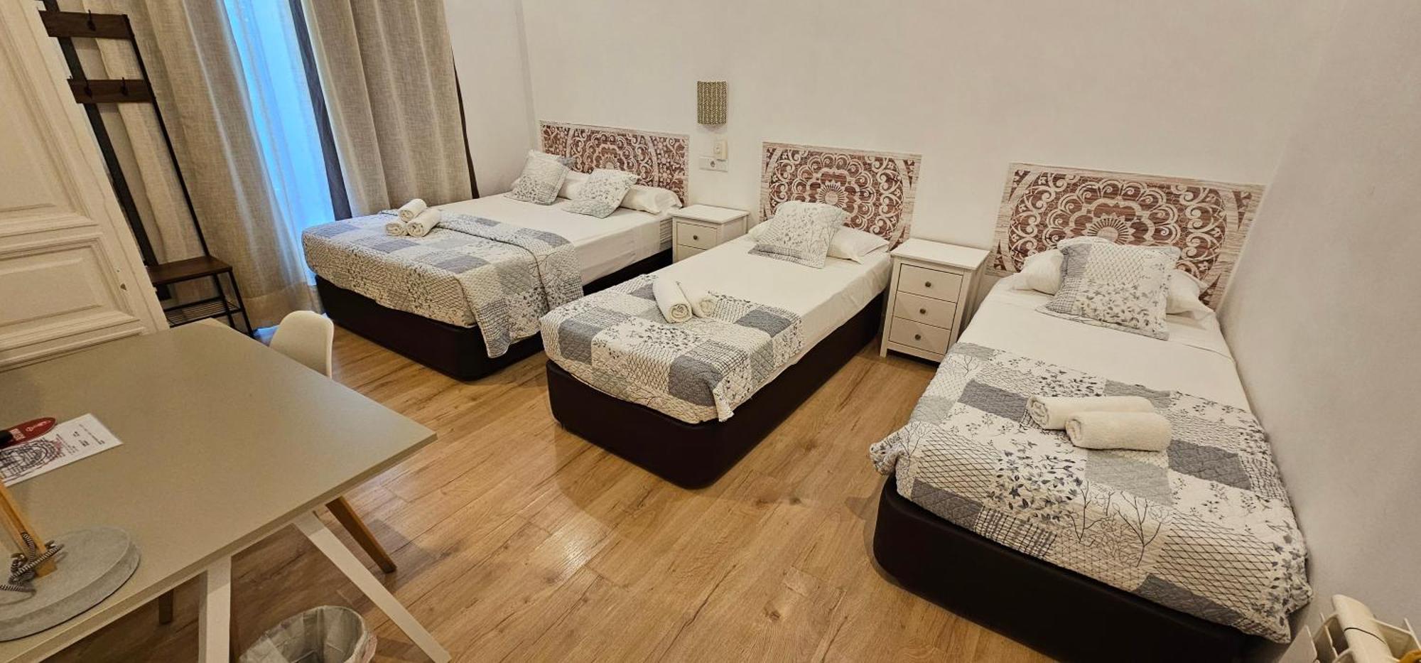 Hostal Andrea Sol Madrid Luaran gambar