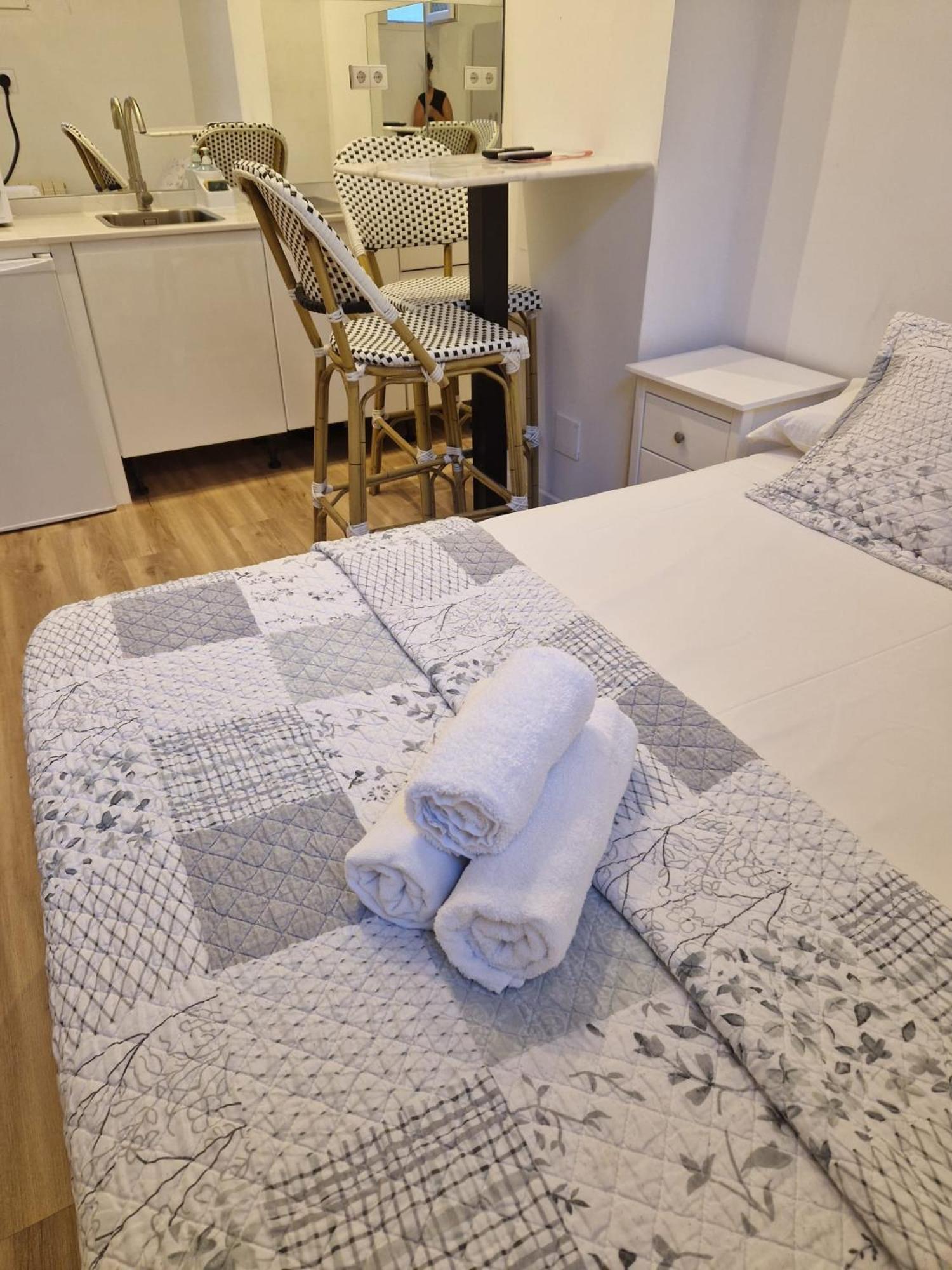 Hostal Andrea Sol Madrid Luaran gambar