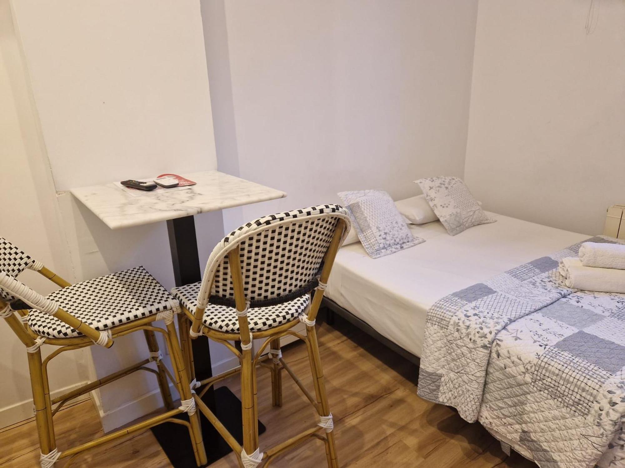 Hostal Andrea Sol Madrid Luaran gambar